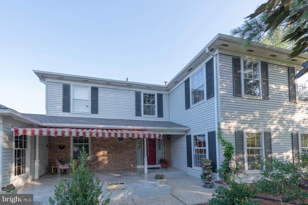 8 Colgate Circle - Photo 1