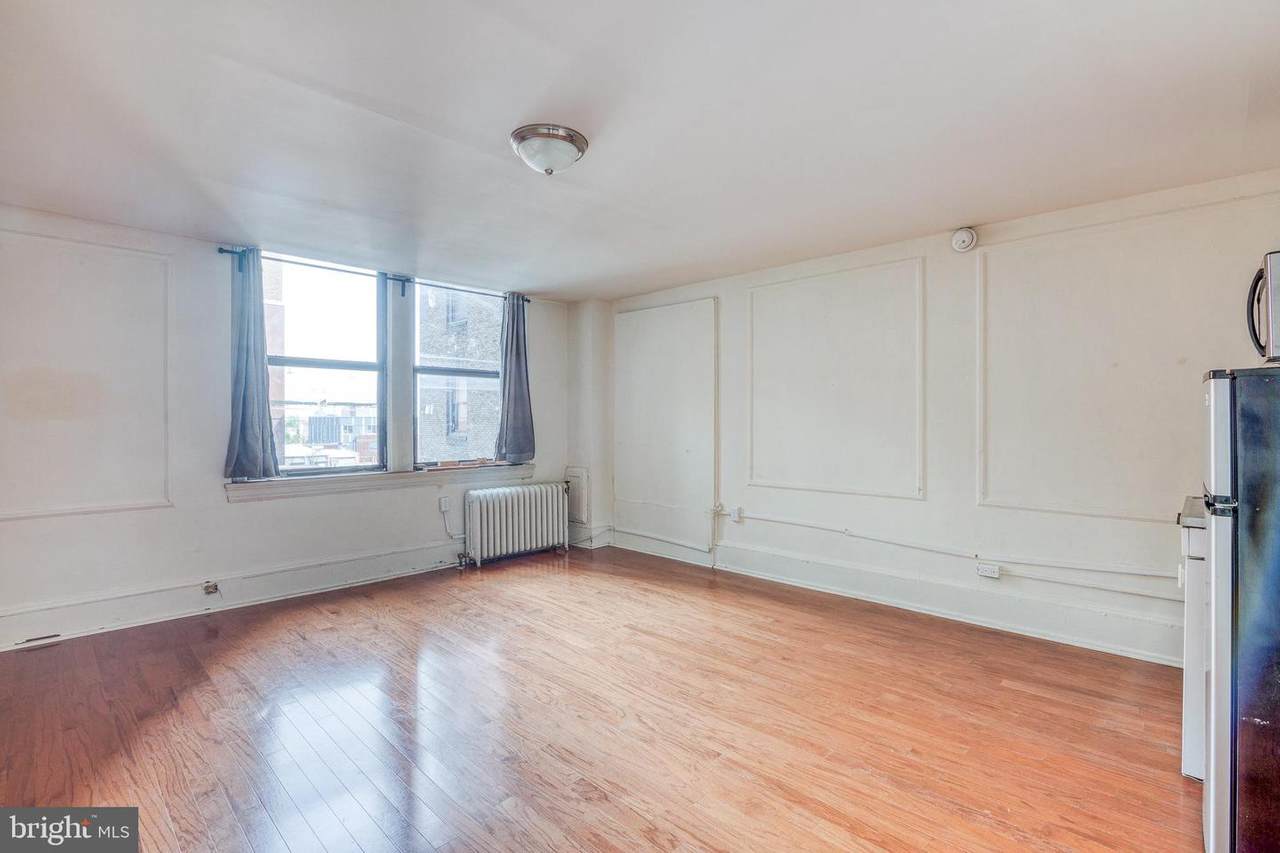 1324 Locust Street - Photo 1