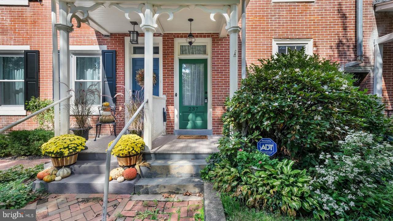 237 Barnard Street - Photo 1