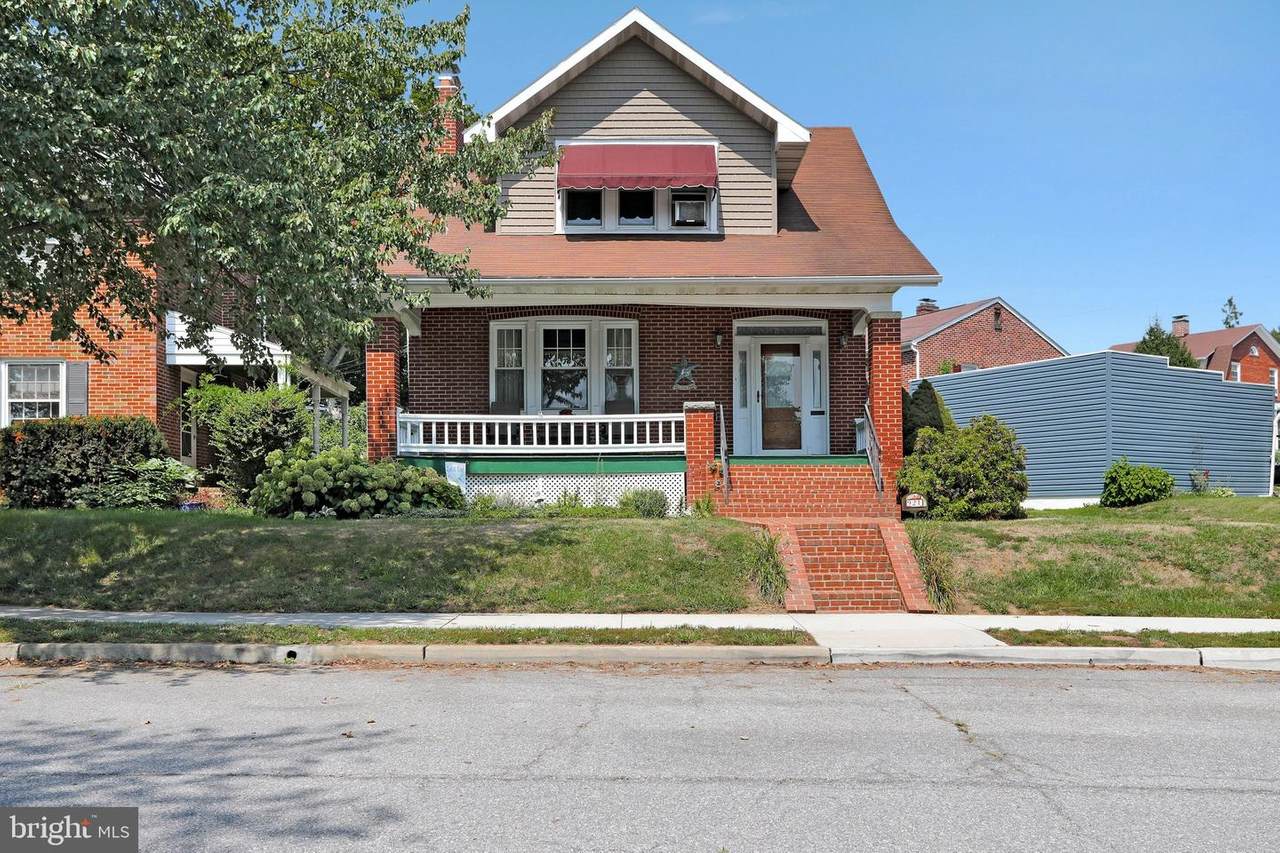 921 Dewey Avenue - Photo 1