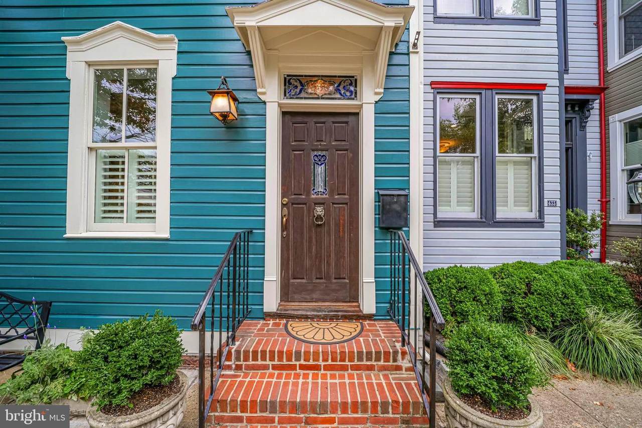 435 Columbus Street - Photo 1
