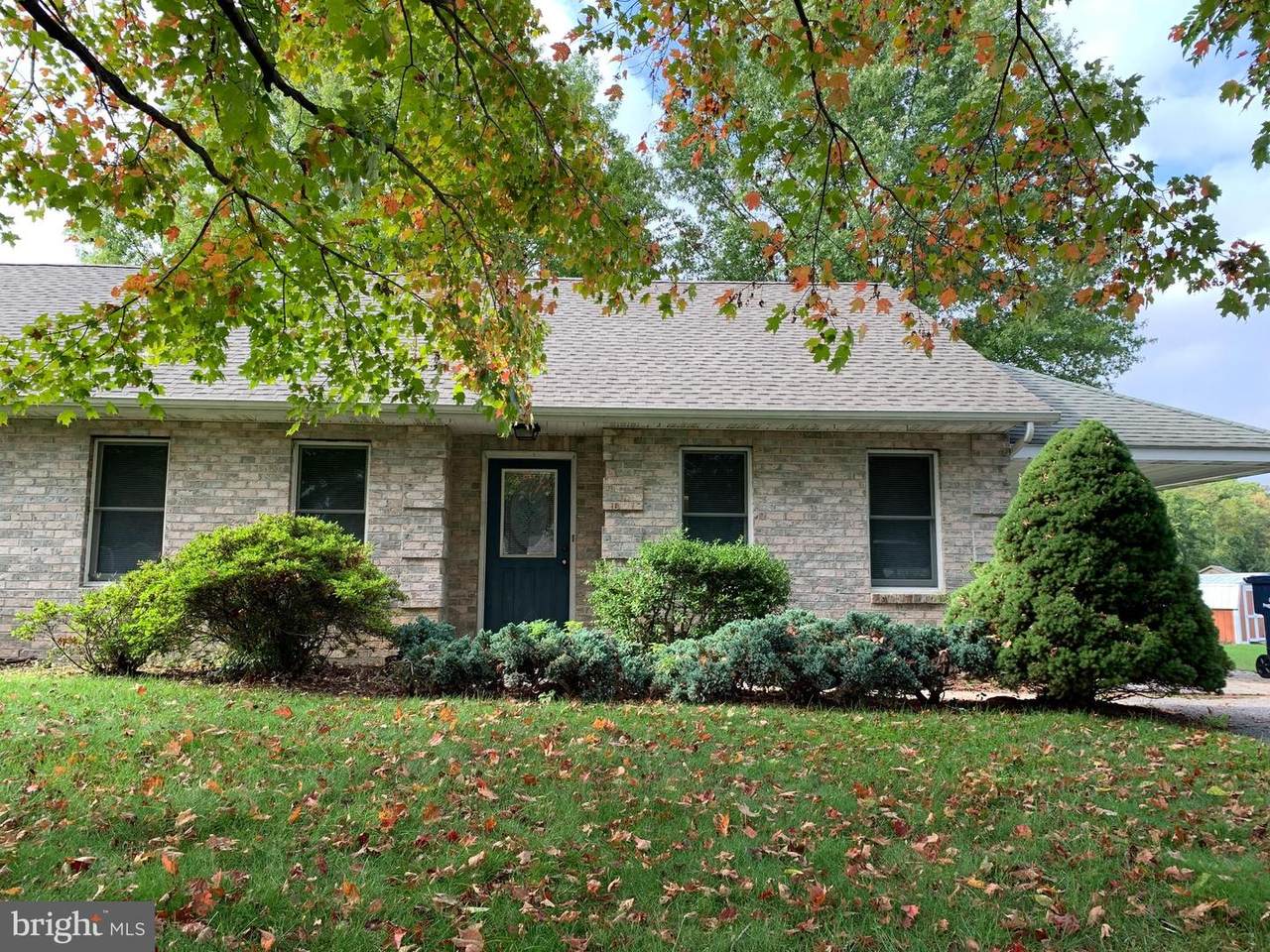 243 Hedge Row - Photo 1