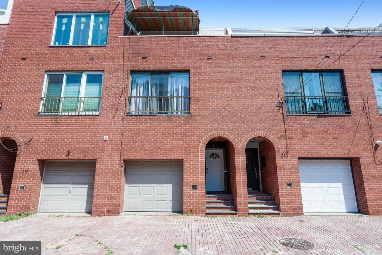 215 Bainbridge Street - Photo 1