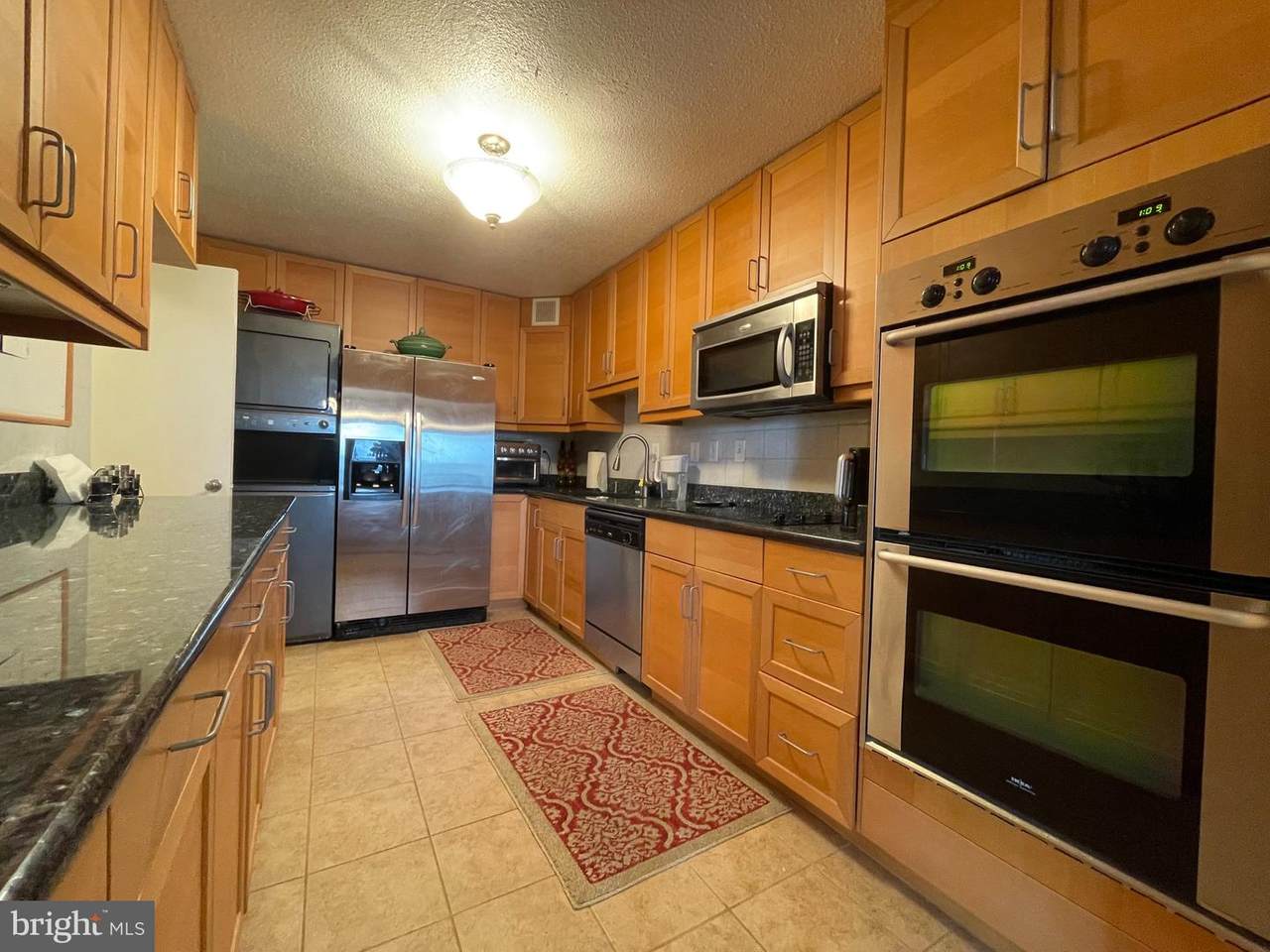 205 Yoakum Parkway - Photo 1