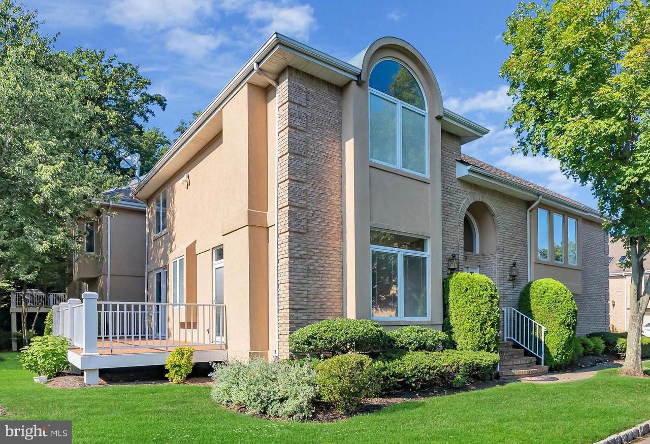 99 Carlsbad Court - Photo 1