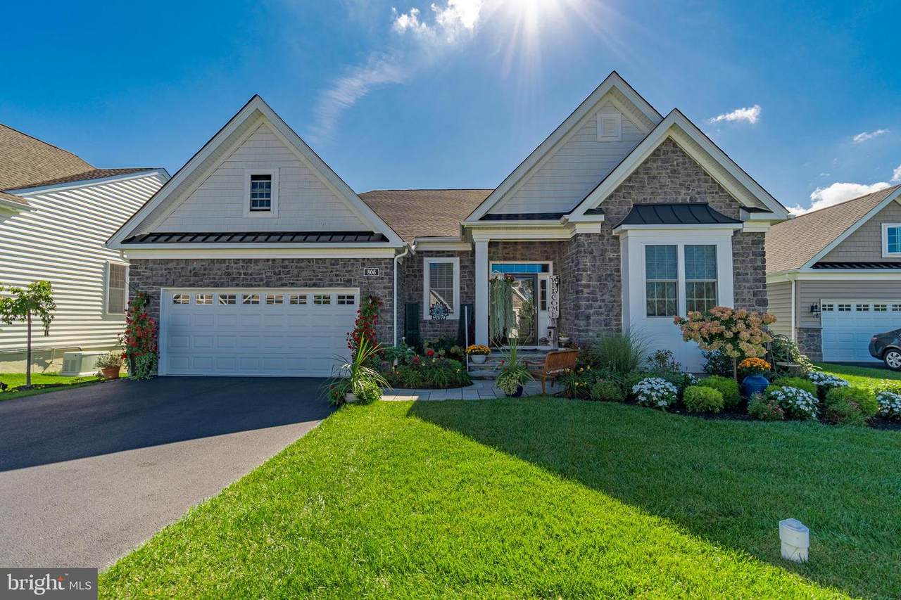 806 Bloom Court - Photo 1