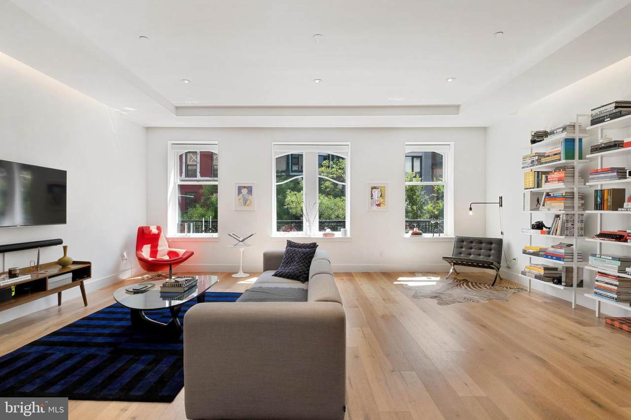 725 Chestnut Street - Photo 1