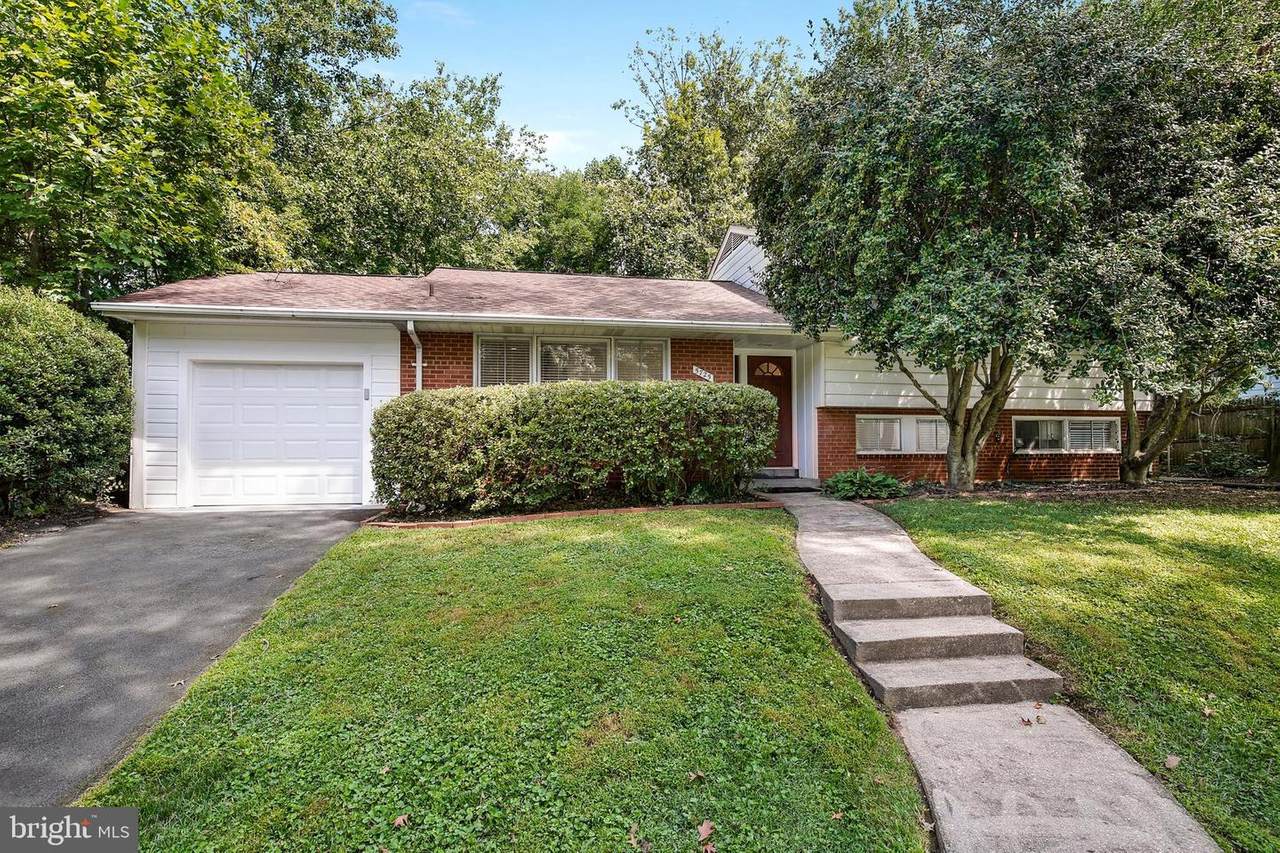 5725 Rossmore Drive - Photo 1