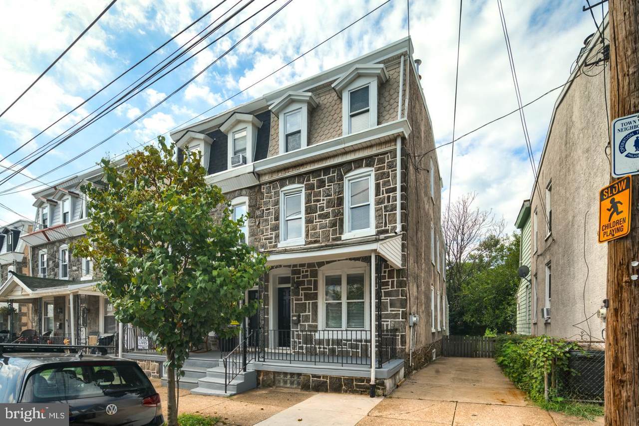 4332 Freeland Avenue - Photo 1