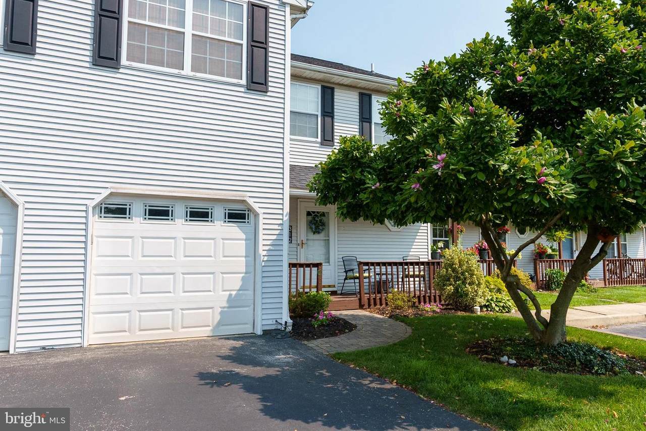 312 Manor Lane - Photo 1