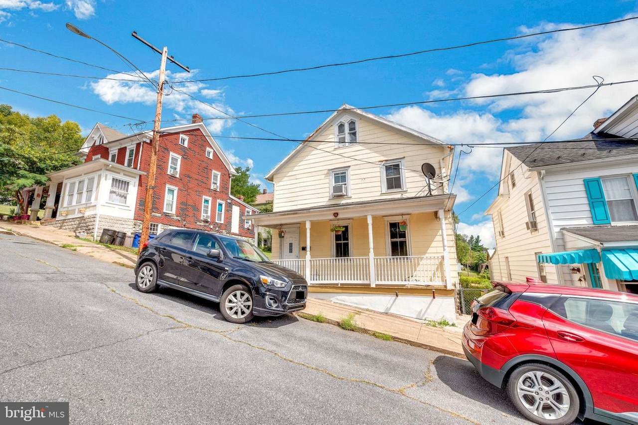 10 5TH Avenue - Photo 1