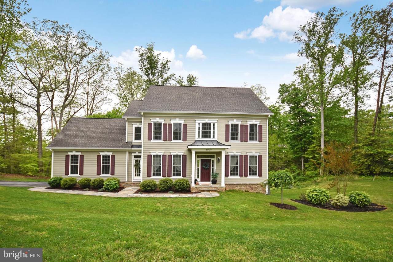 10920 Ravenwood Drive - Photo 1