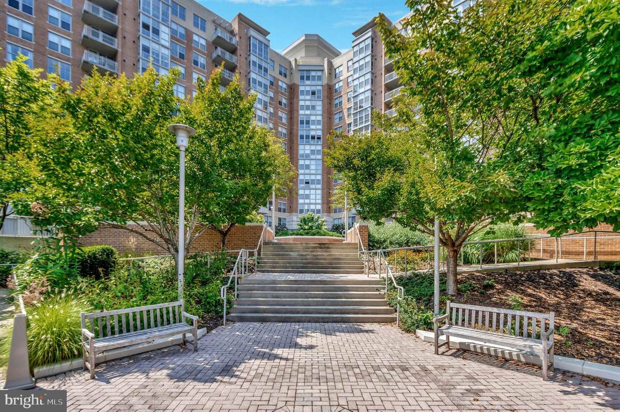 11800 Sunset Hills Road - Photo 1