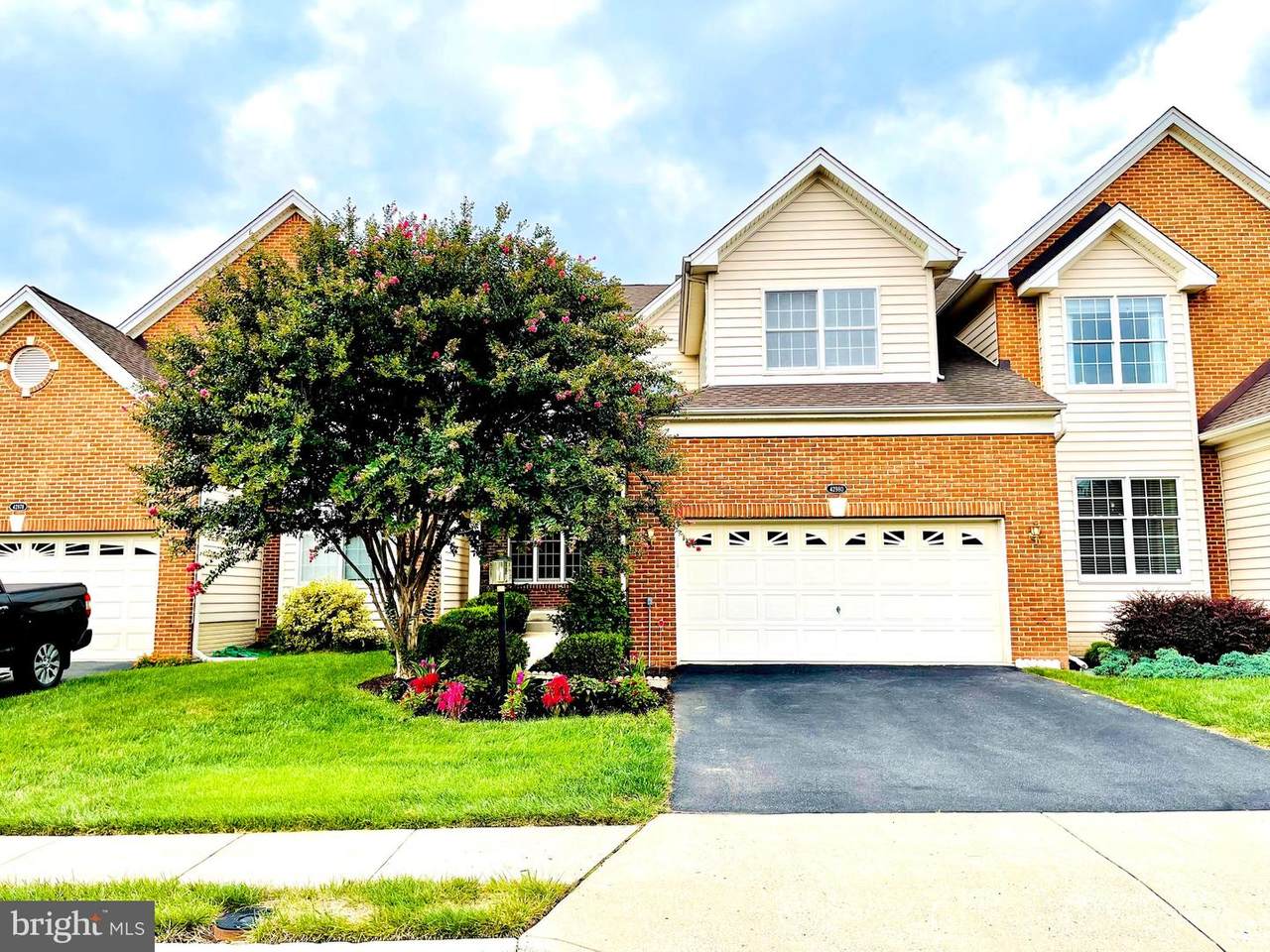 42980 Pascale Terrace - Photo 1