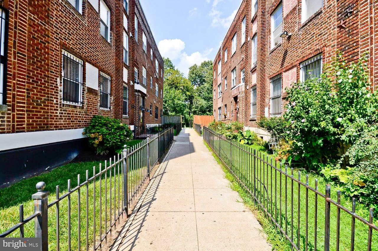 1441 Spring Road - Photo 1