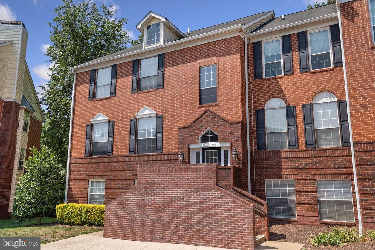 662 Gateway Drive - Photo 1