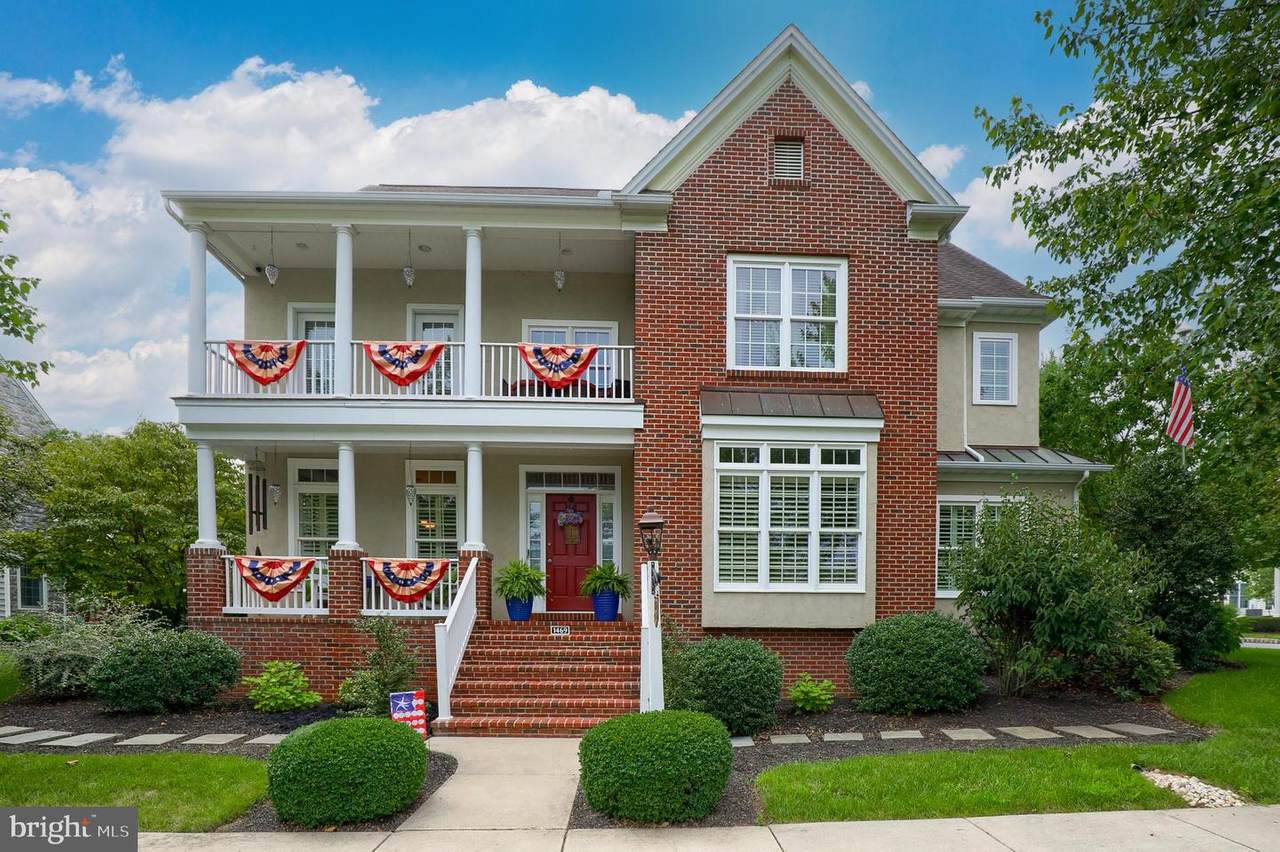 1469 Grassy Way - Photo 1
