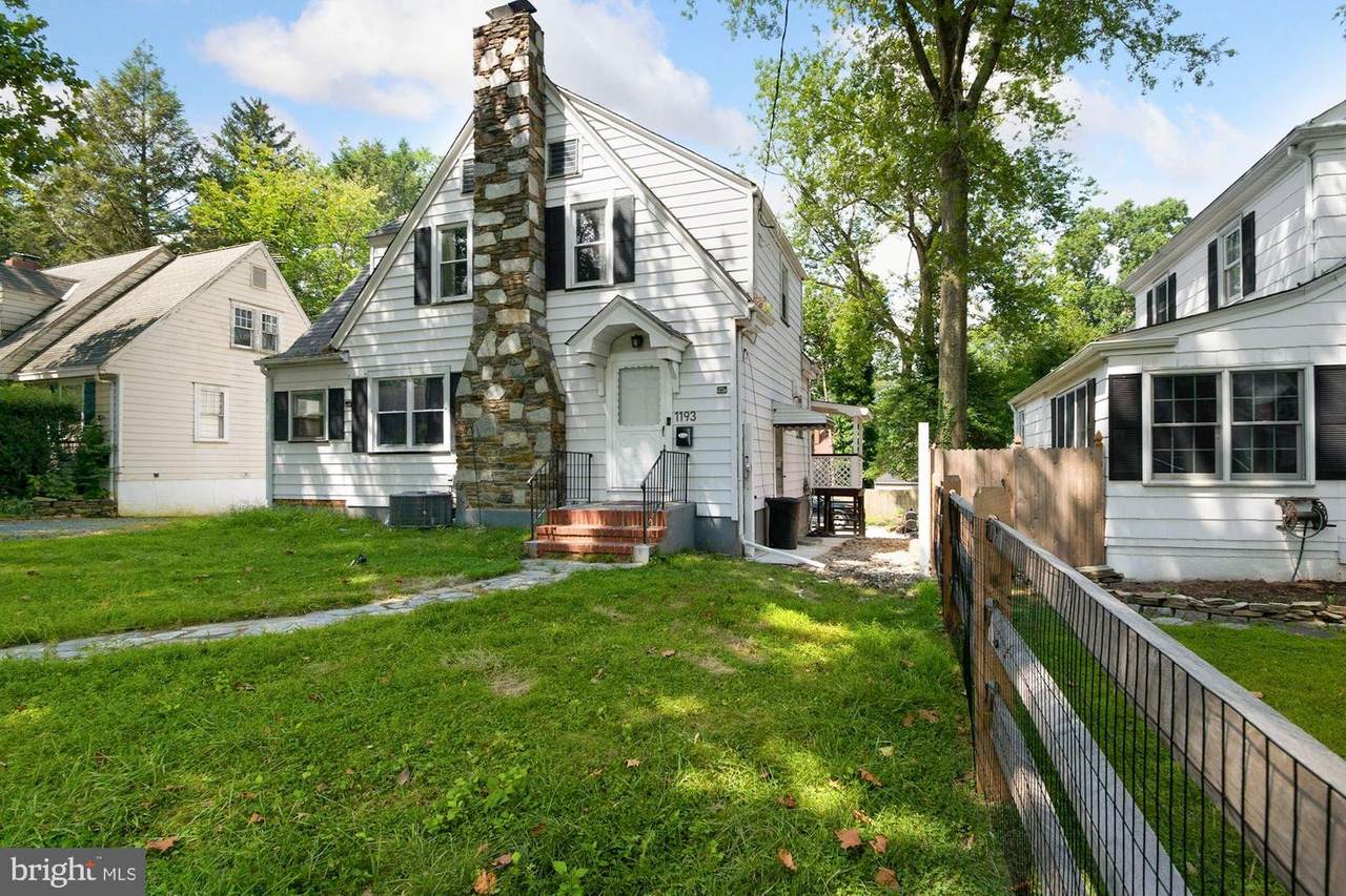 1193 Parkside Avenue - Photo 1
