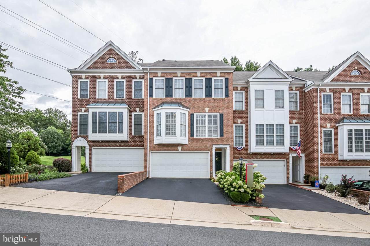 3162 Grovehurst Place - Photo 1