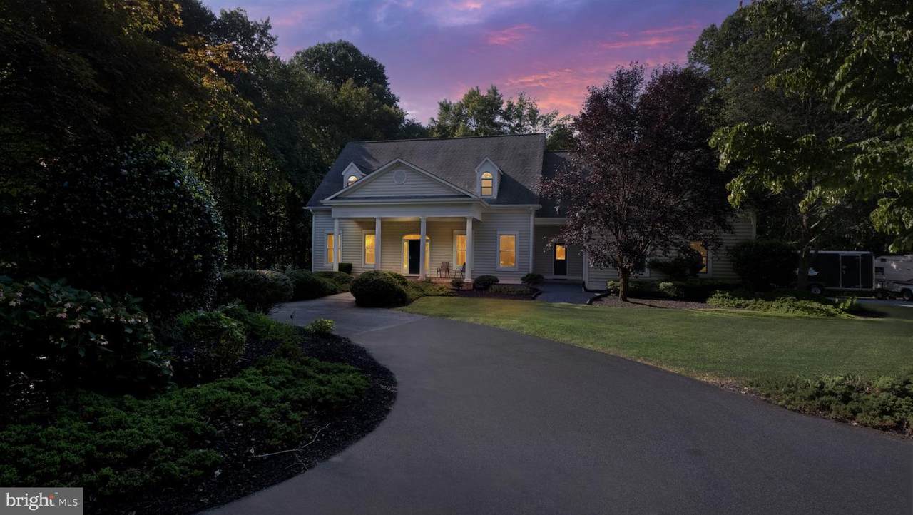 5229 Griffith Road - Photo 1