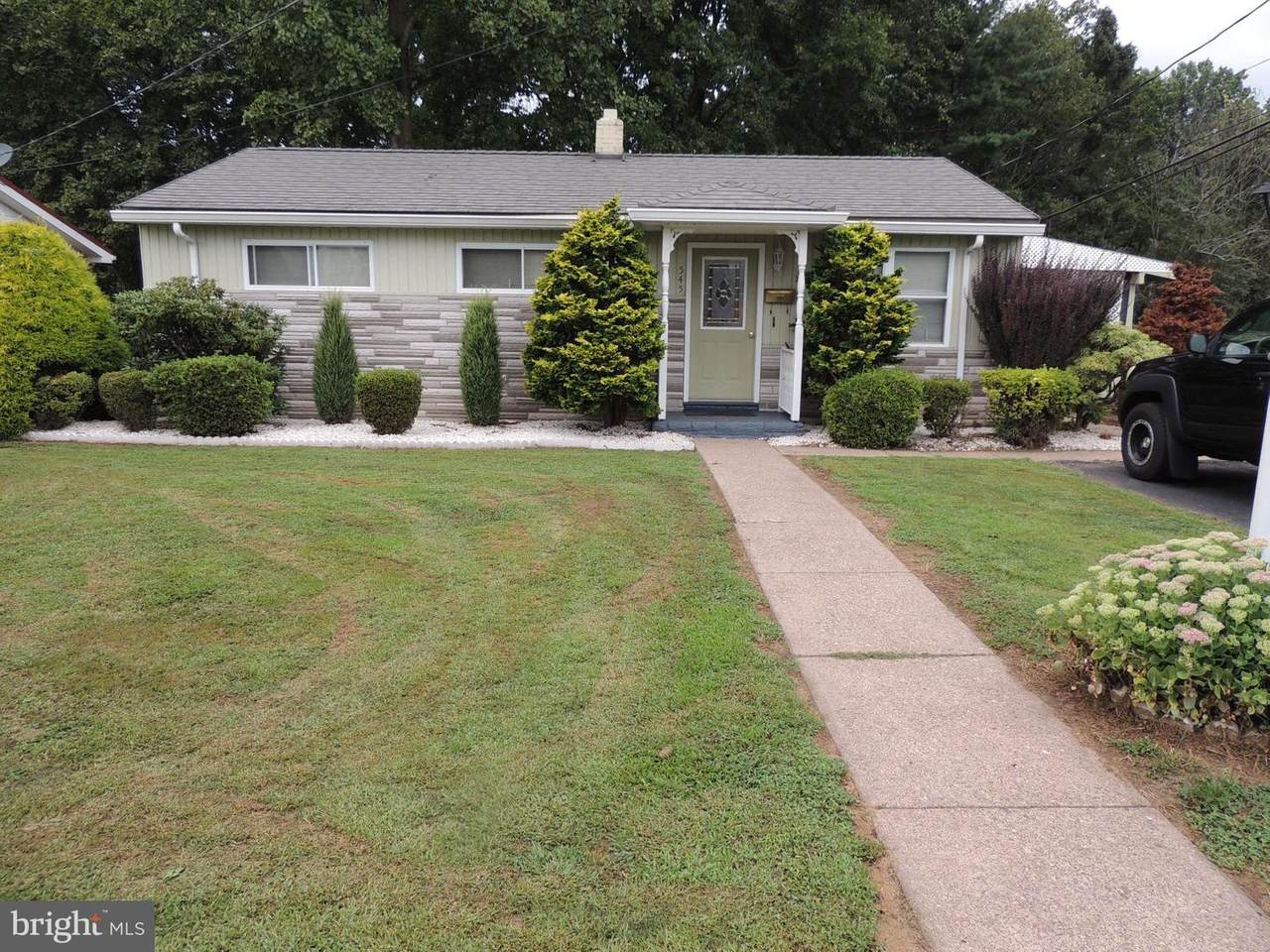 545 Lebo Street - Photo 1