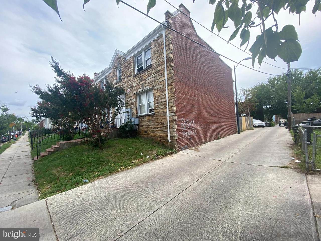 1211 Simms Place - Photo 1