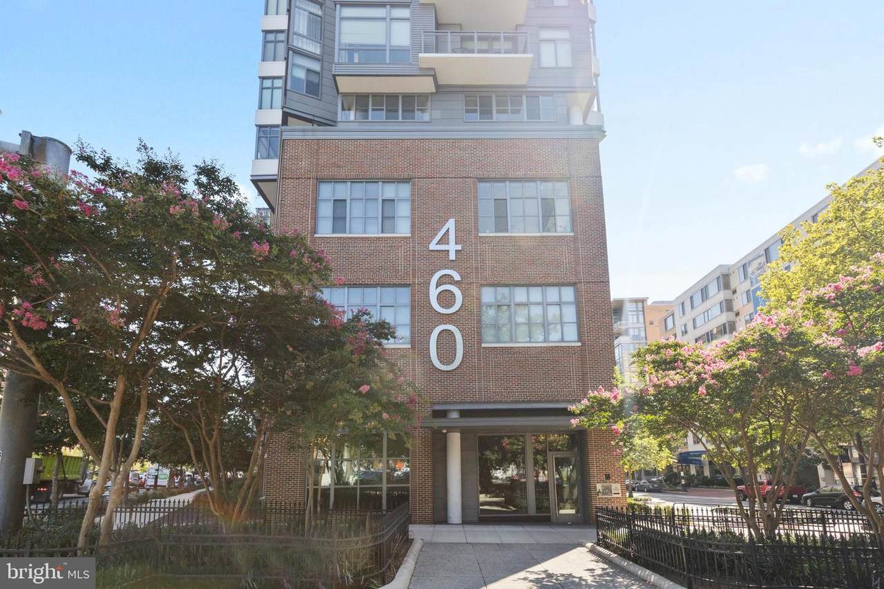 460 New York Avenue - Photo 1