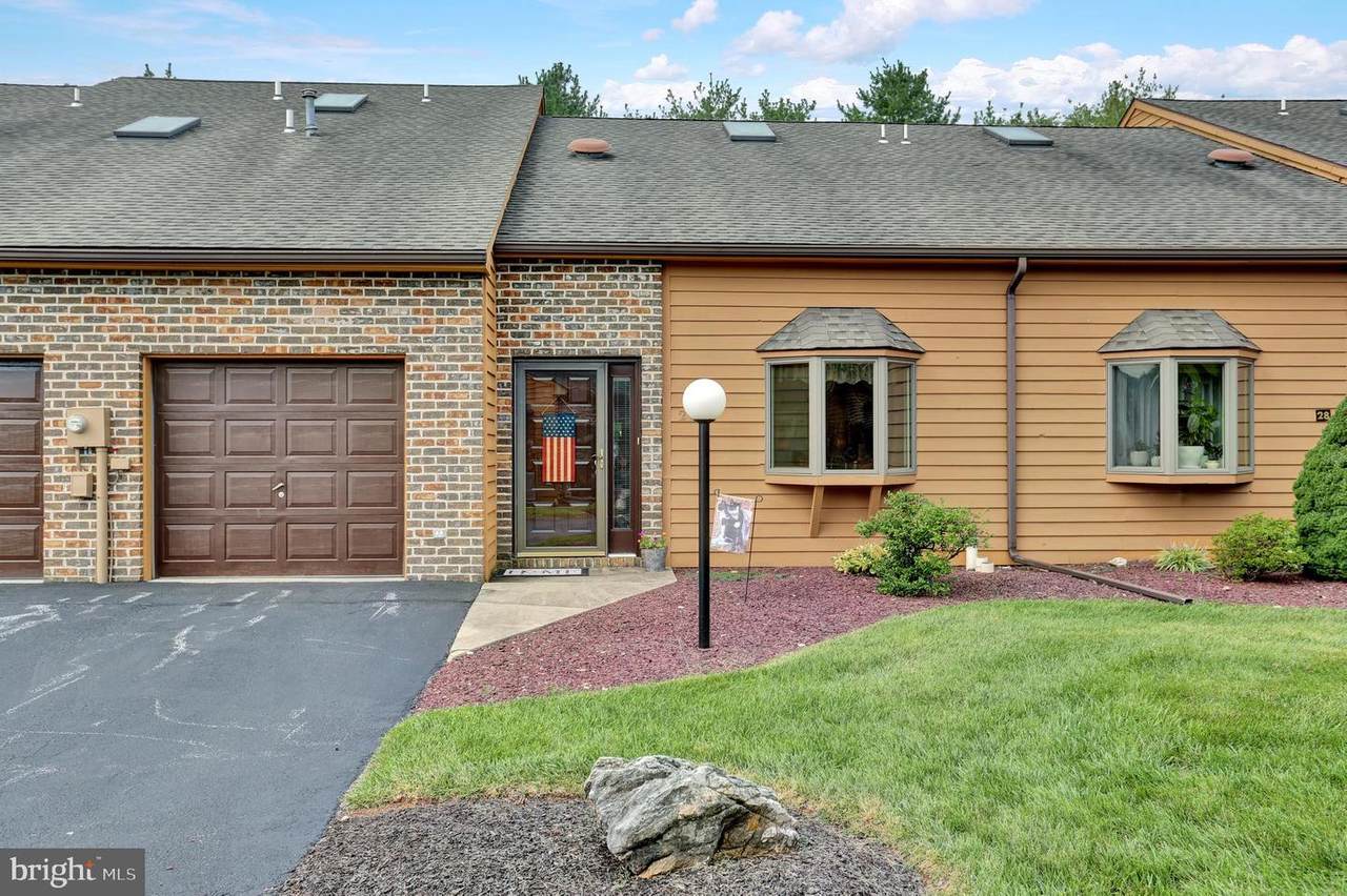 27 Westview Manor - Photo 1