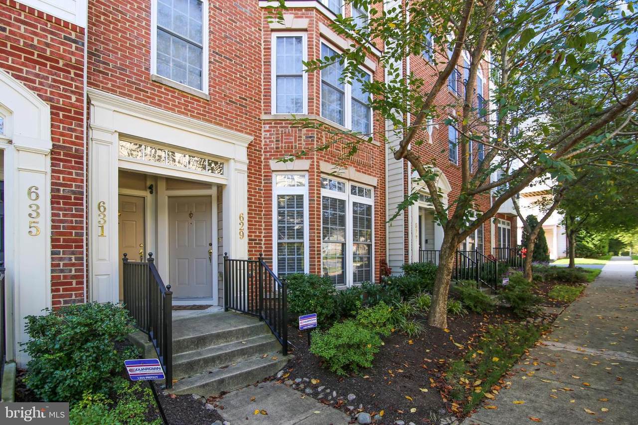 629 Pelican Avenue - Photo 1