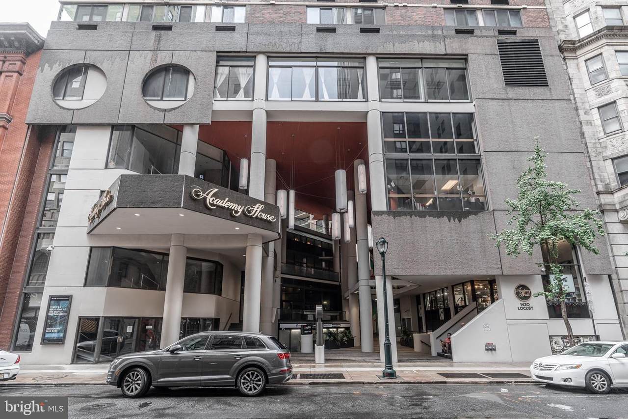 1420 Locust Street - Photo 1
