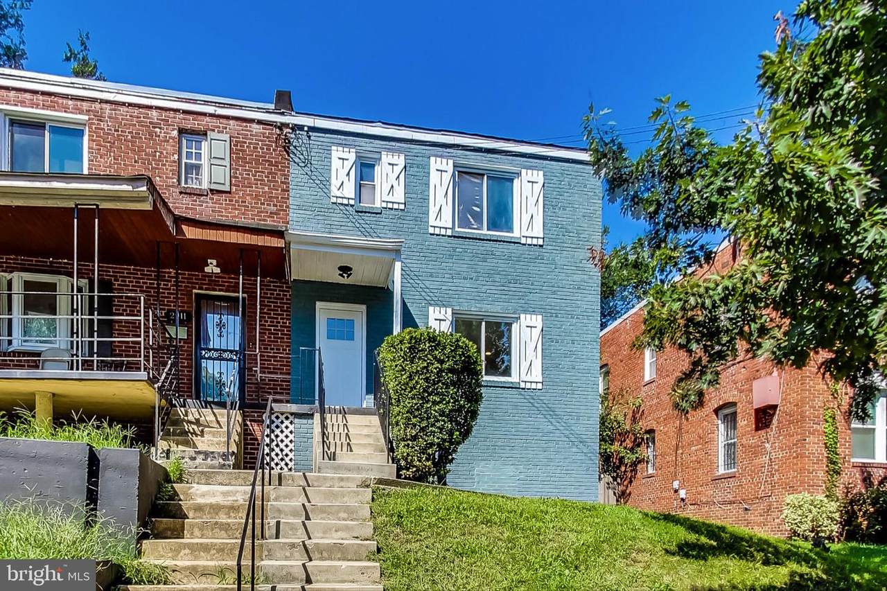 2909 30TH Street - Photo 1