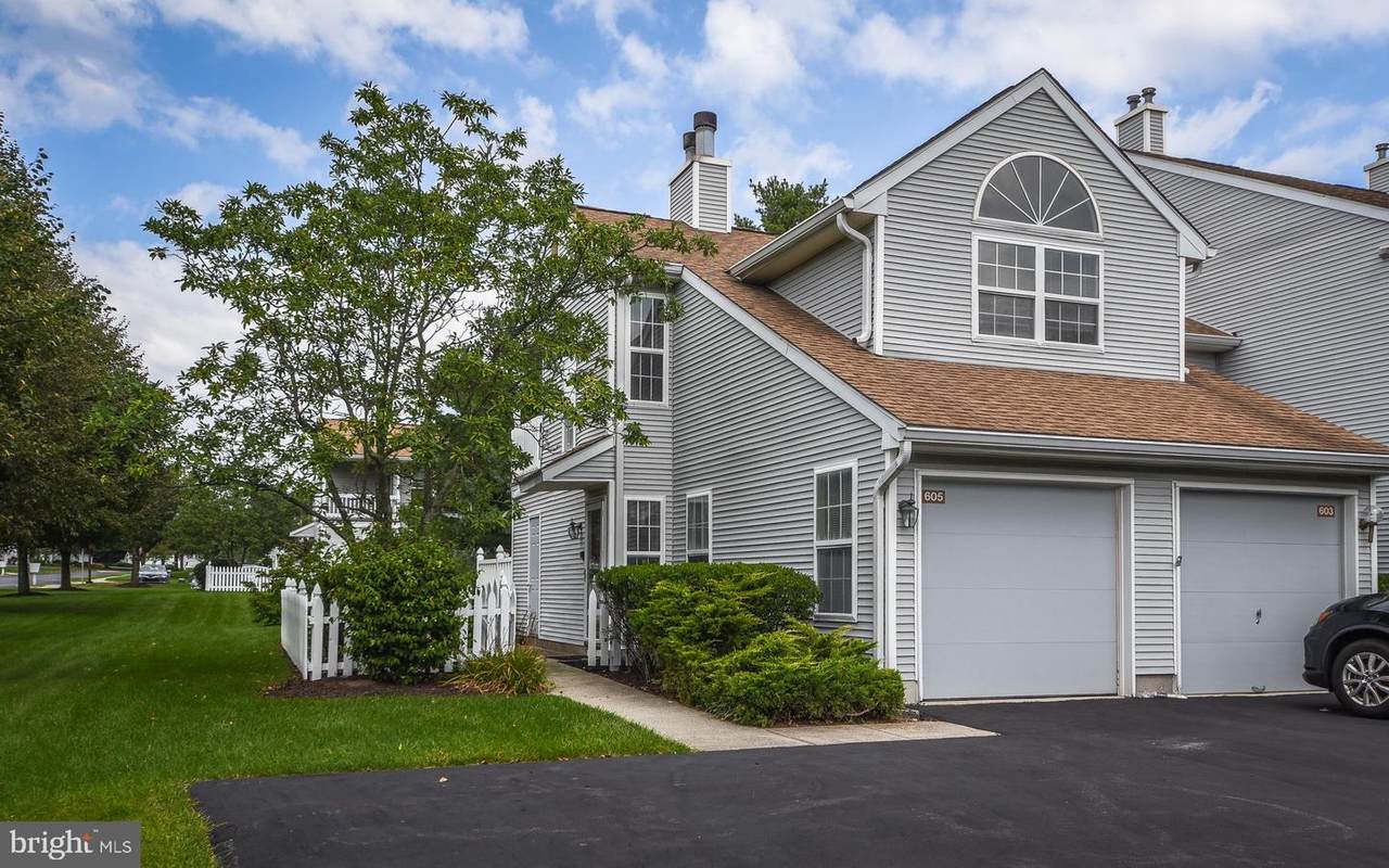605 Cedar Hollow Drive - Photo 1