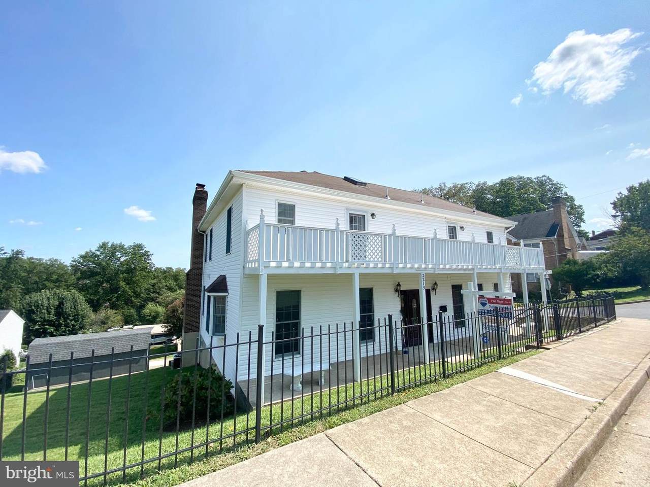 2219 Monroe St - Photo 1
