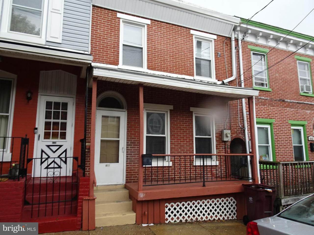 817 6TH Street - Photo 1