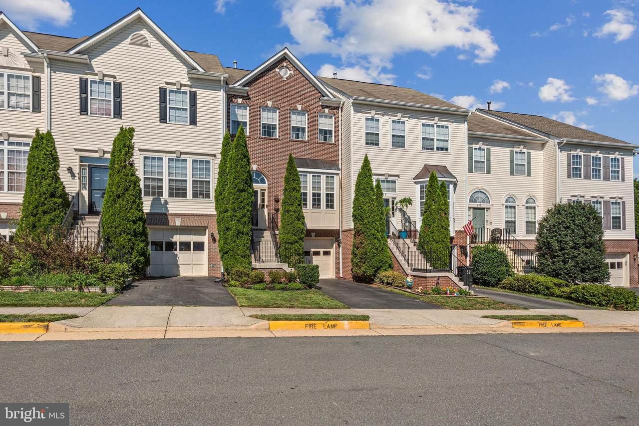 618 Burberry Terrace - Photo 1
