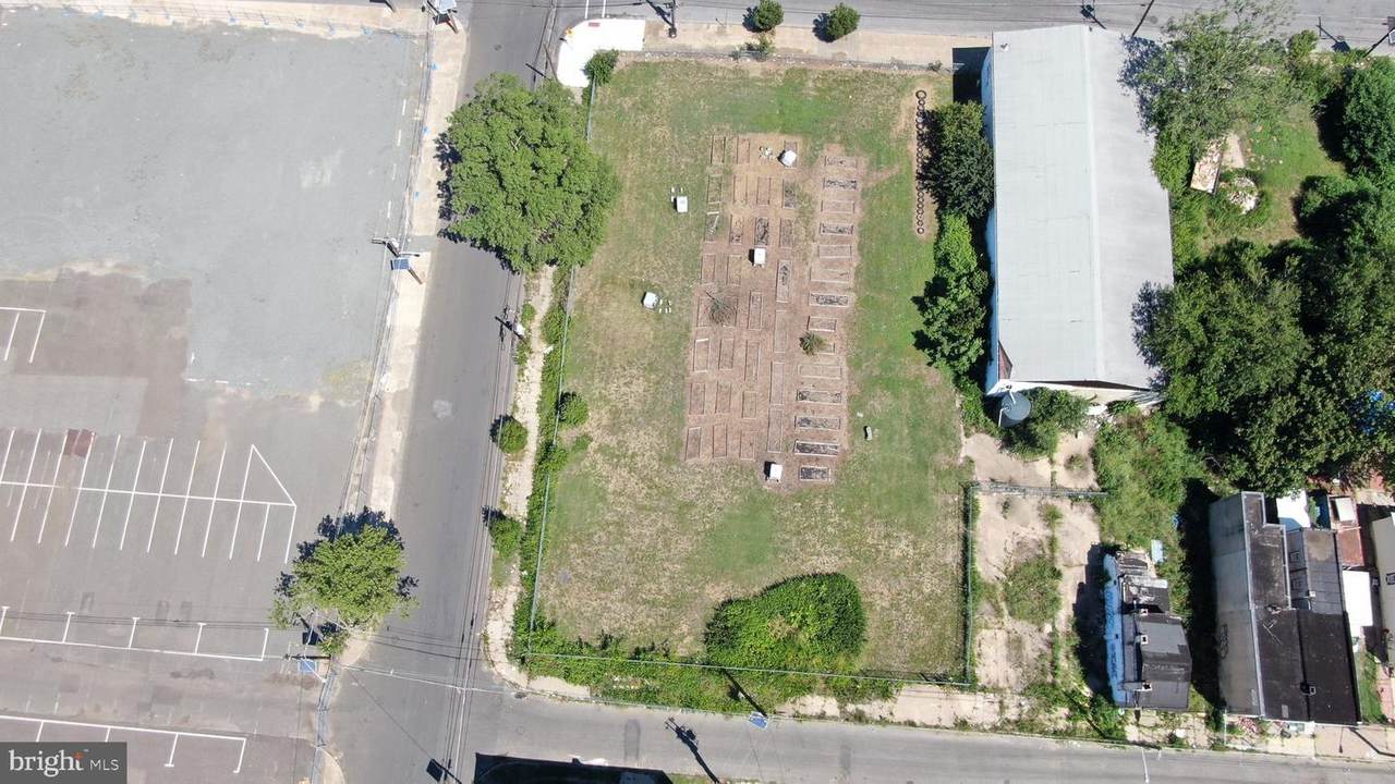 328 Pine Street - Photo 1