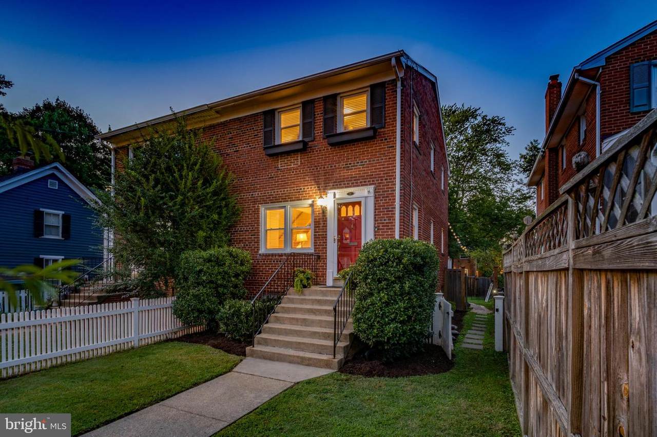 10 Glendale Avenue - Photo 1
