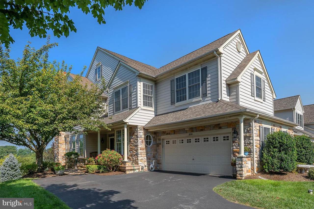 210 Greenbriar Drive - Photo 1