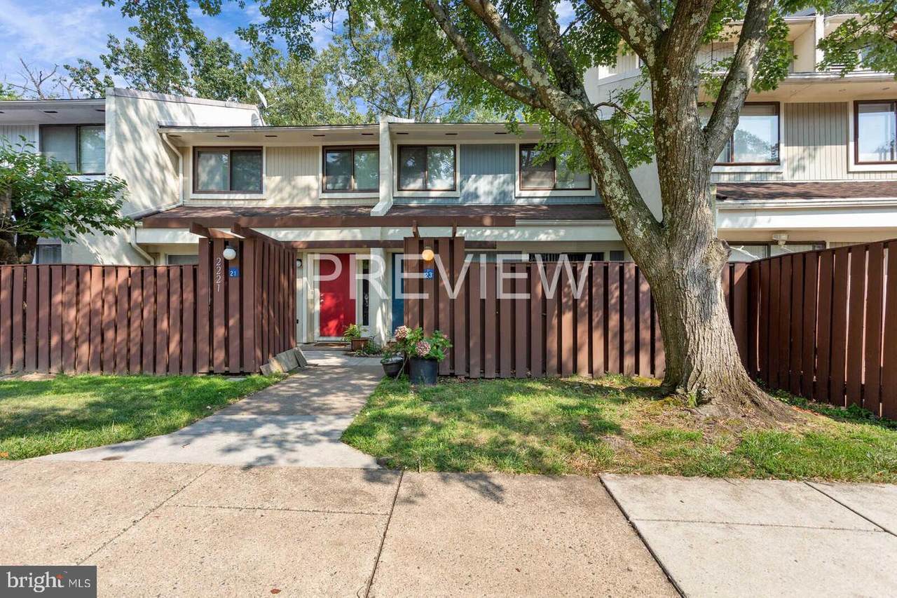 2223 Southgate Square - Photo 1
