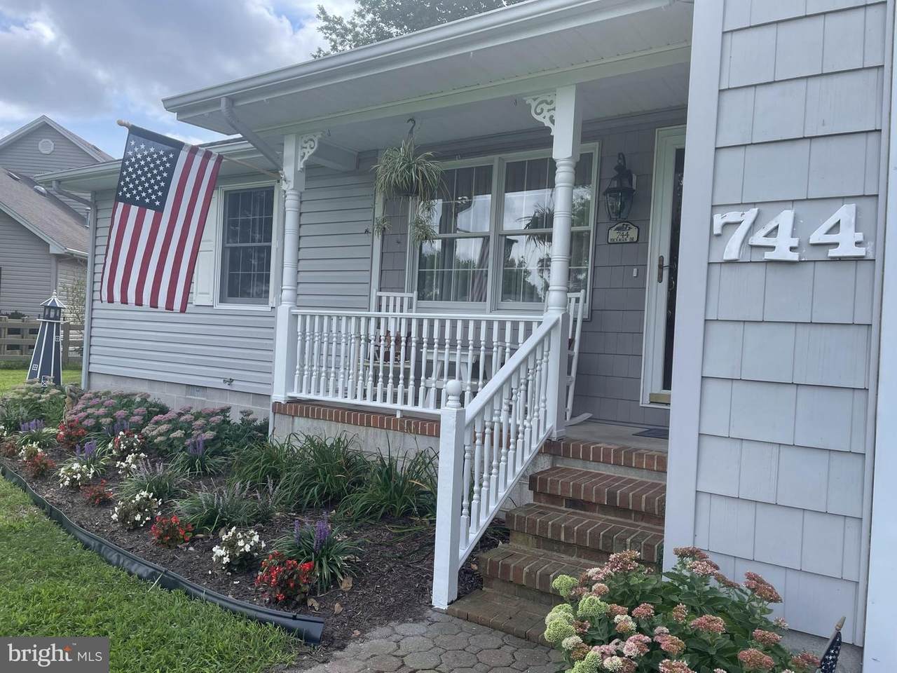 744 Hickman Drive - Photo 1