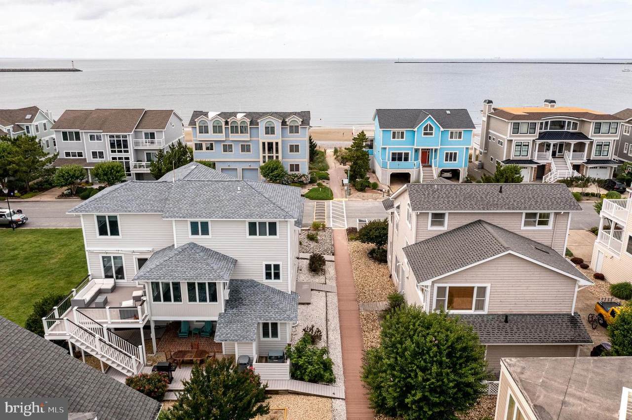 207 Cape Shores Drive - Photo 1