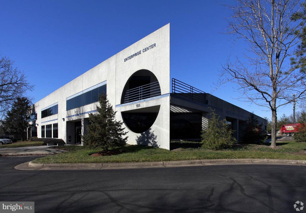105 Executive Drive - Photo 1