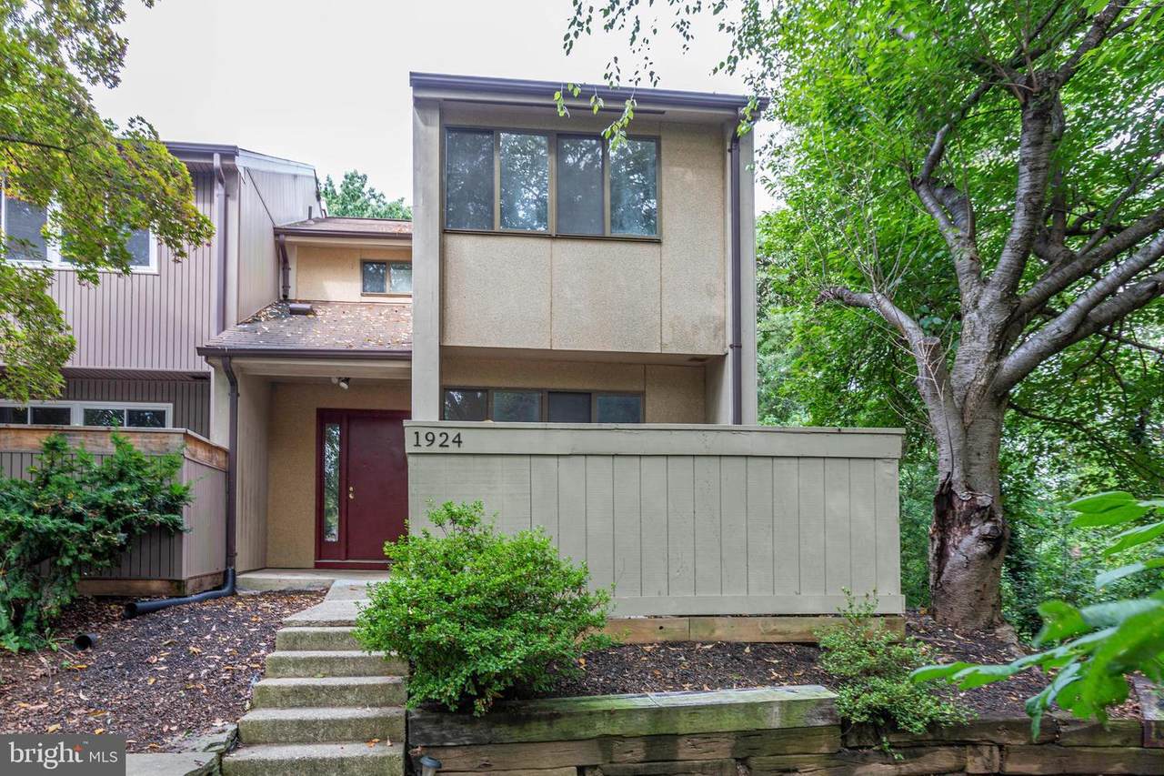 1924 Coppersmith Terrace - Photo 1