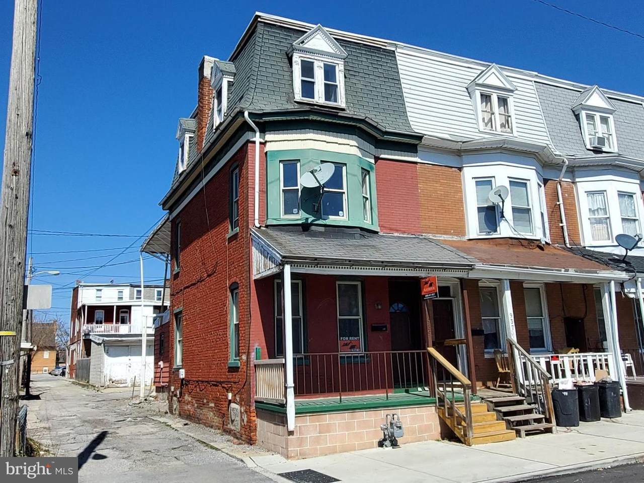 939 Poplar Street - Photo 1