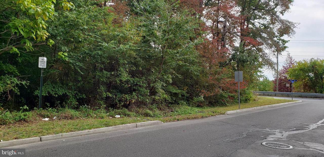Grove Avenue - Photo 1