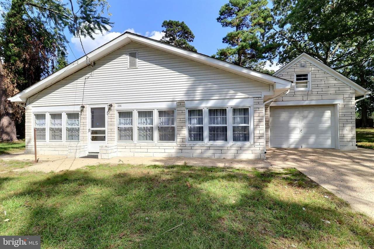 104 Evergreen Boulevard - Photo 1