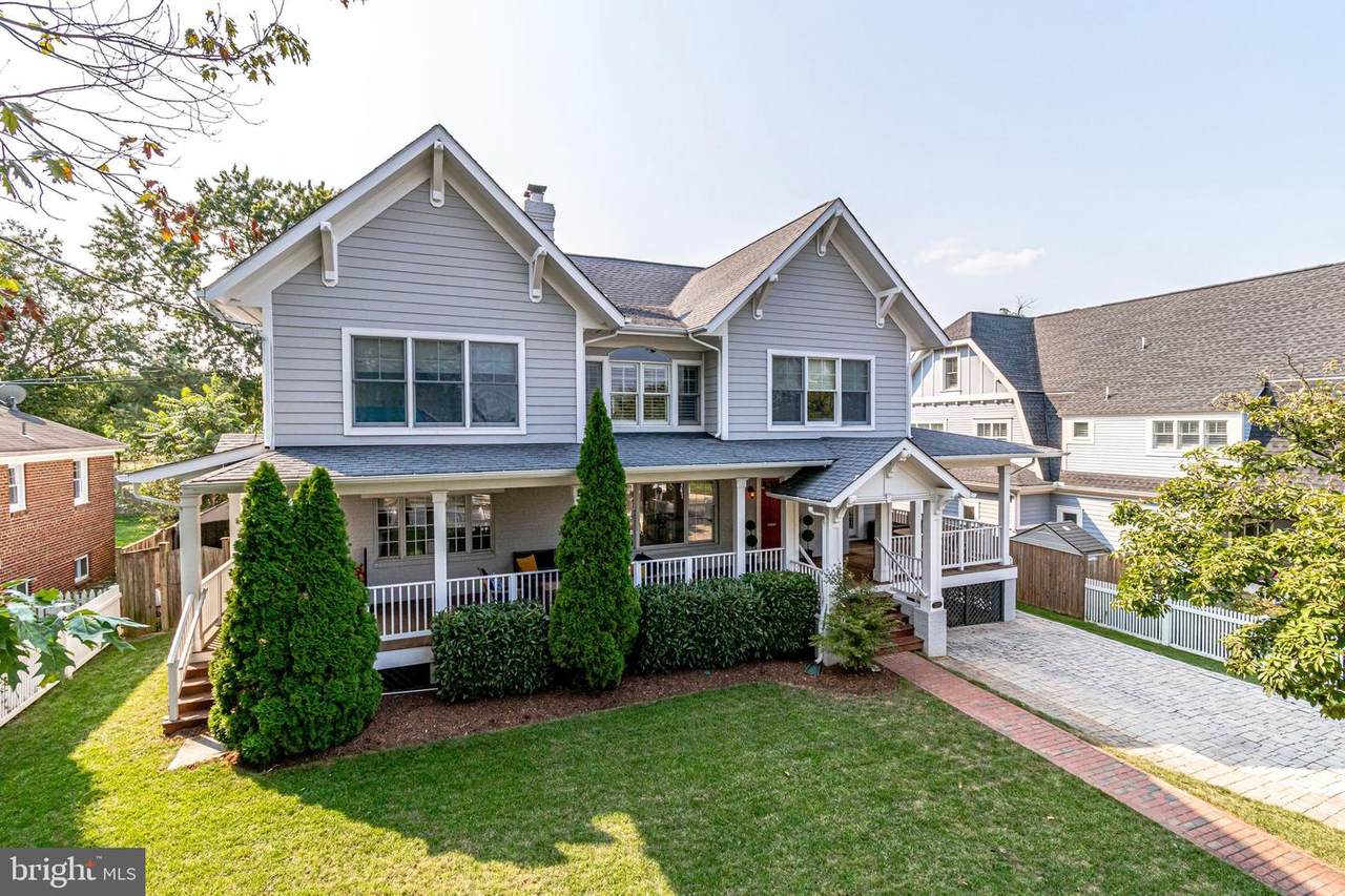 2412 Crest Street - Photo 1