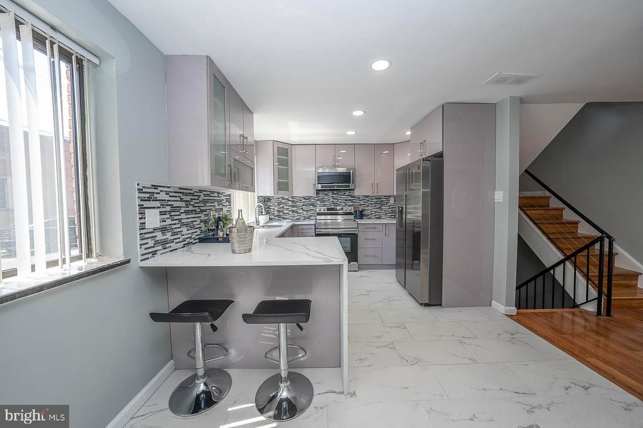 901 Lombard Street - Photo 1