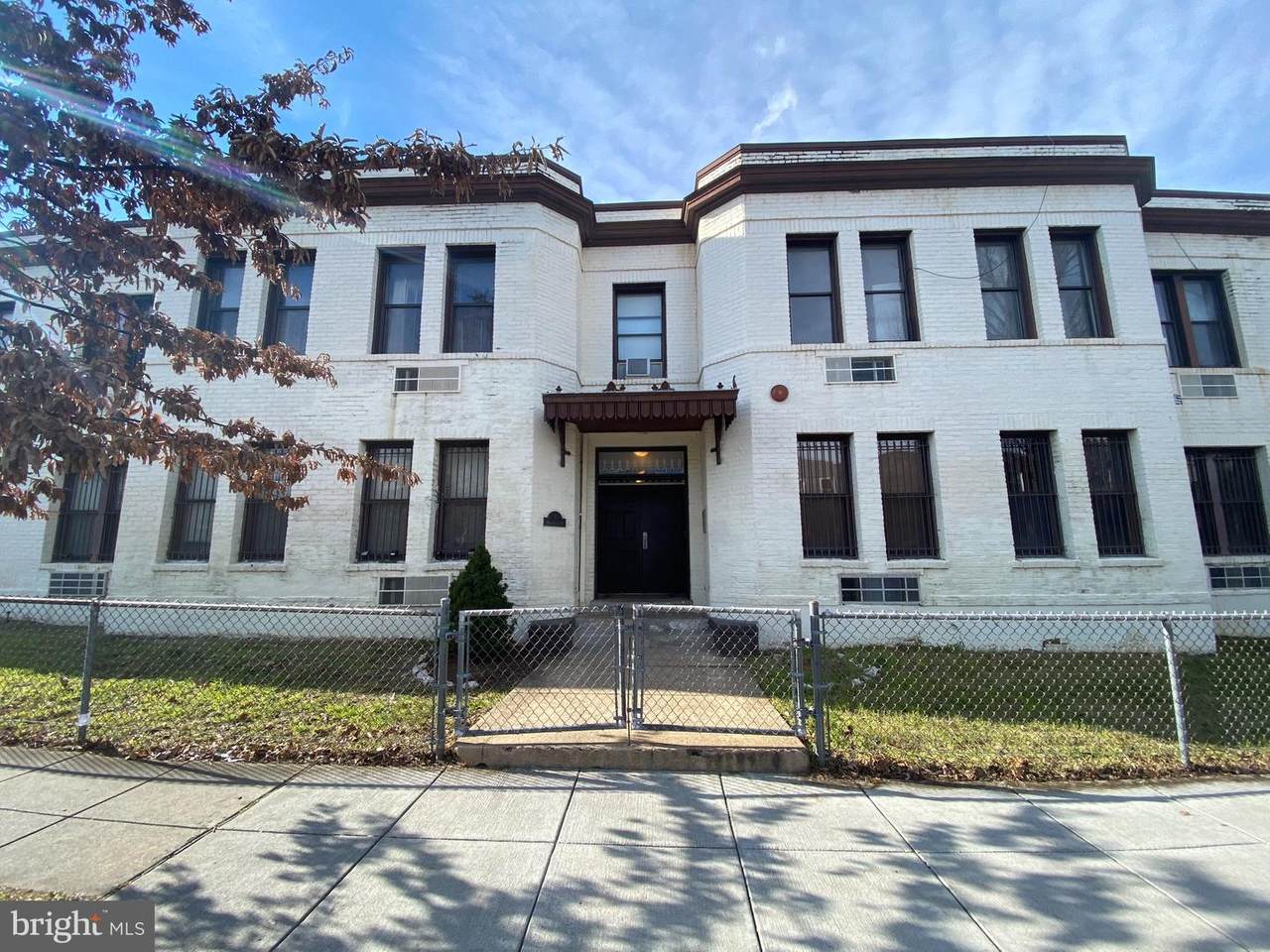 7 18TH ST - Photo 1
