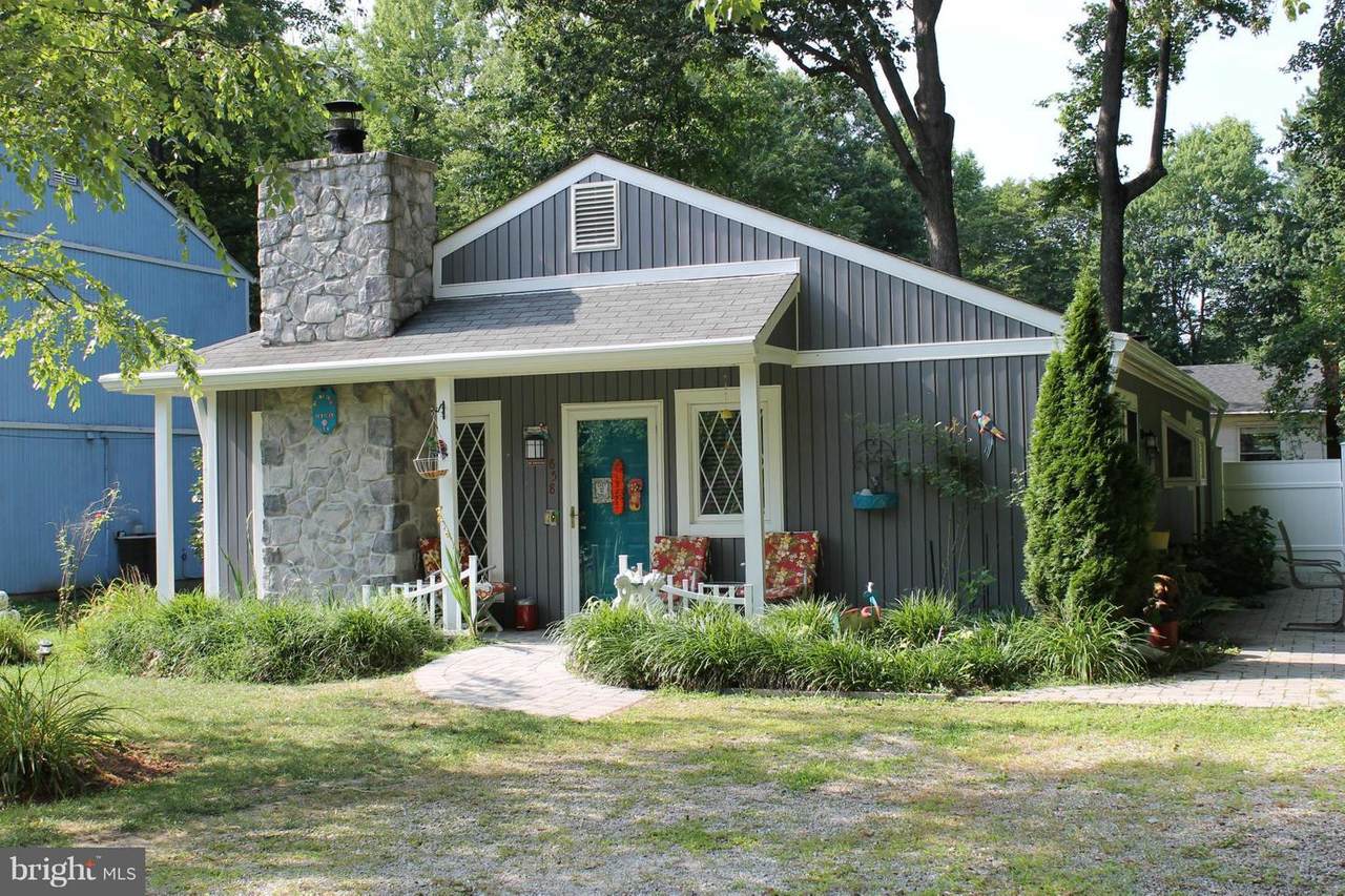 658 Emmet Place - Photo 1
